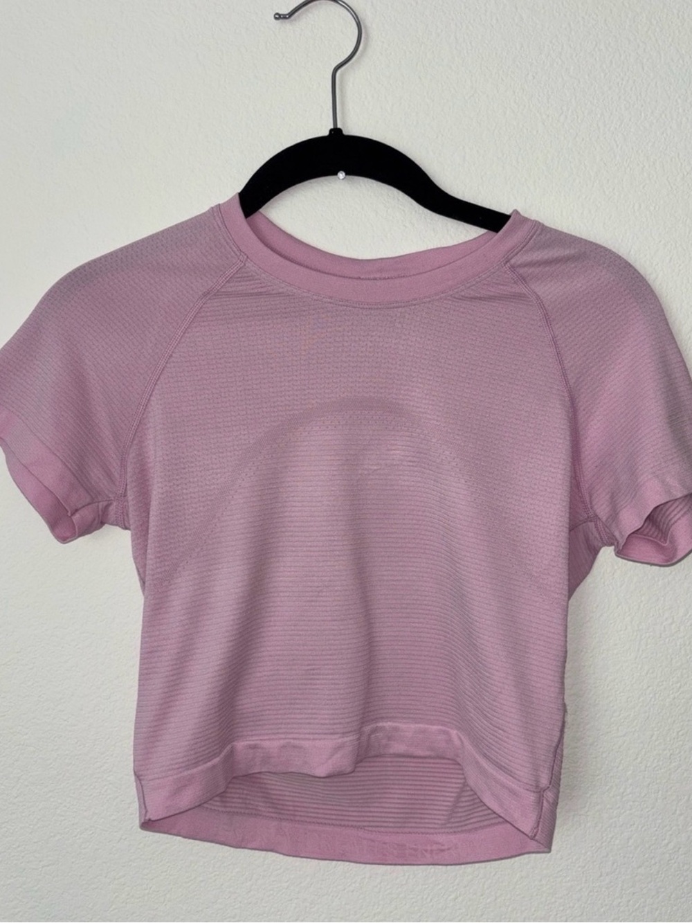 lululemon athletica Dusty Rose Short Sleeve Crop Top